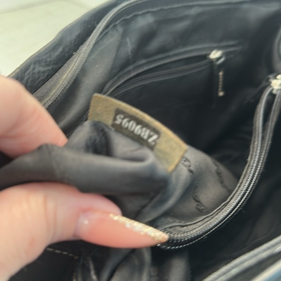 Vintage Fossil leather bag in black - Picture 10 of 10